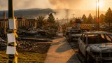 Mass evacuations after eastern Washington fires scorch hundreds of structures near Spokane