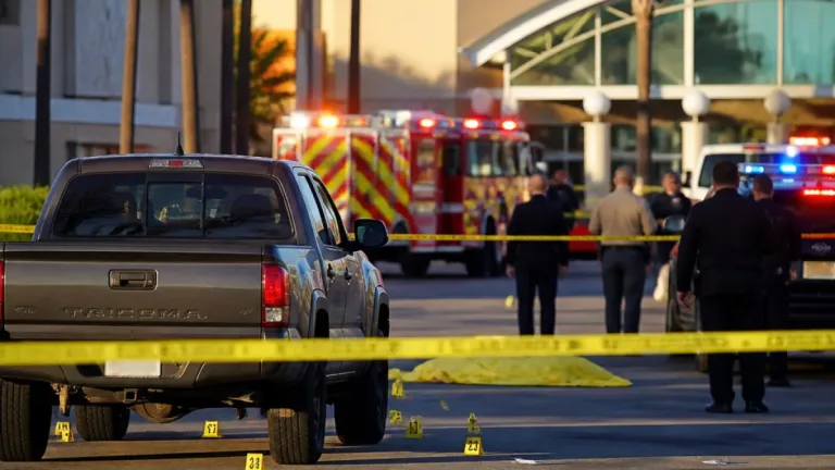 Oxnard man struck, killed in hit-and-run at Center Point Mall driveway