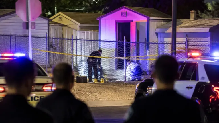 Police kill suspect after deadly stabbing at Gilbert residence; investigation underway